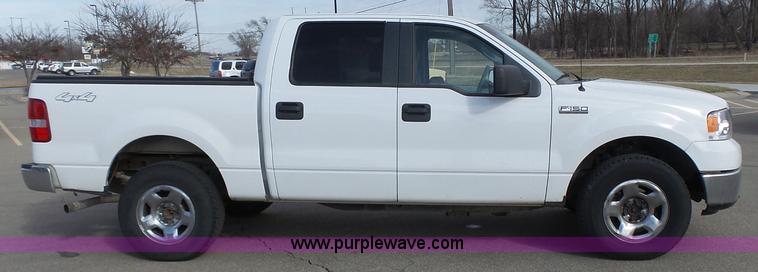 image for item L3690 2008 Ford F150 XLT SuperCrew pickup truck