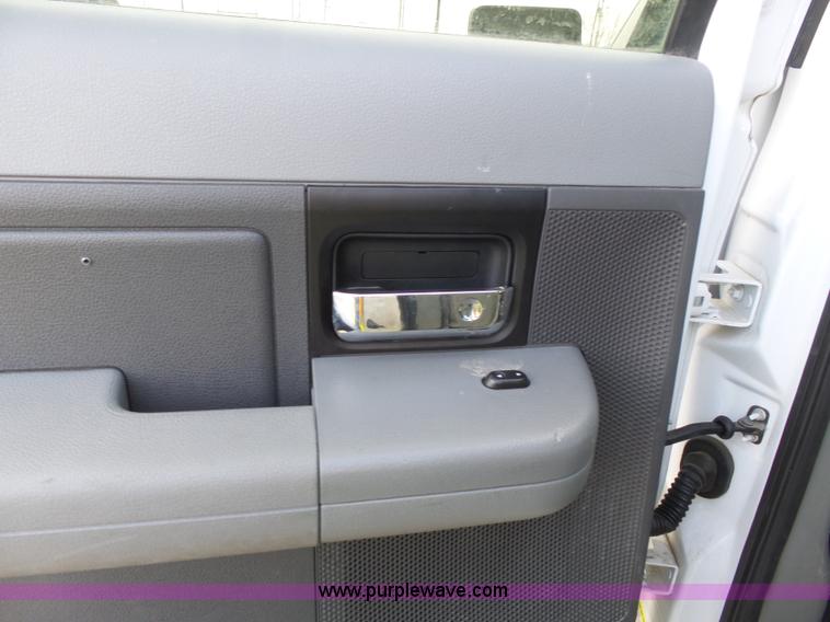 image for item L3690 2008 Ford F150 XLT SuperCrew pickup truck