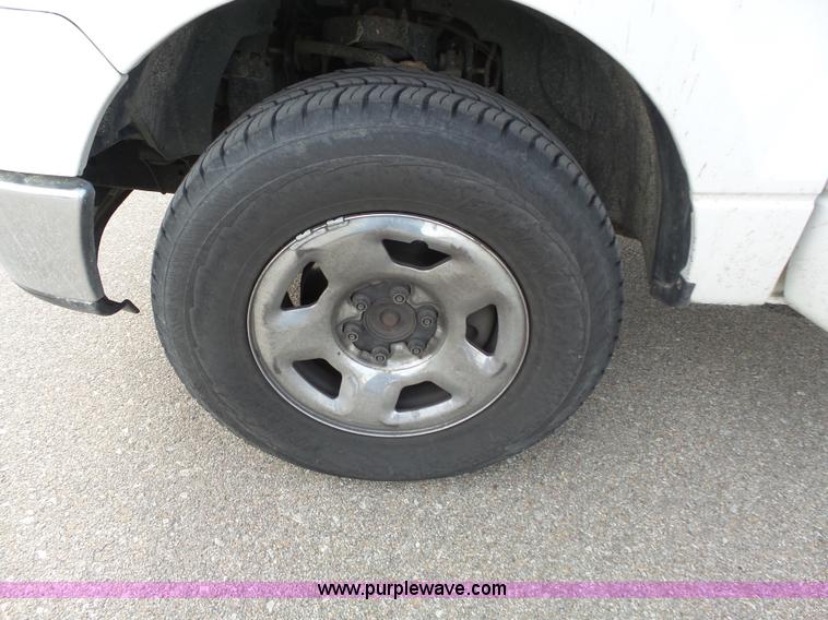 image for item L3690 2008 Ford F150 XLT SuperCrew pickup truck