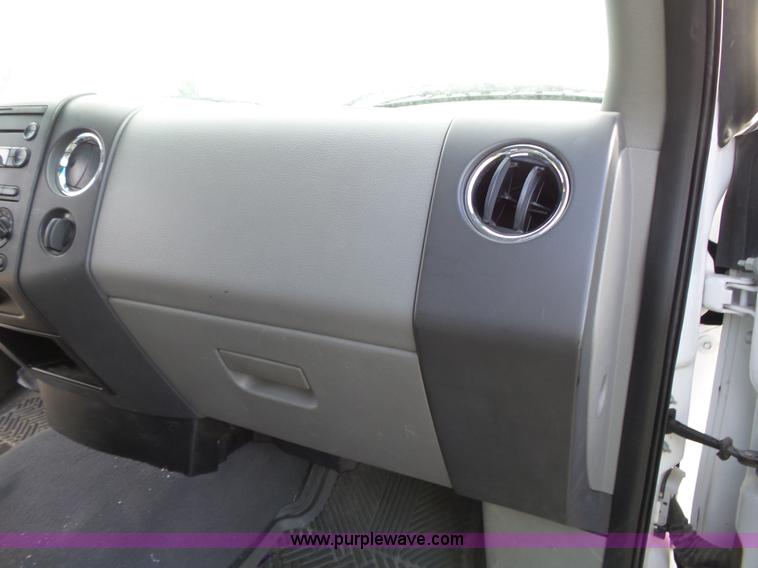 image for item L3690 2008 Ford F150 XLT SuperCrew pickup truck