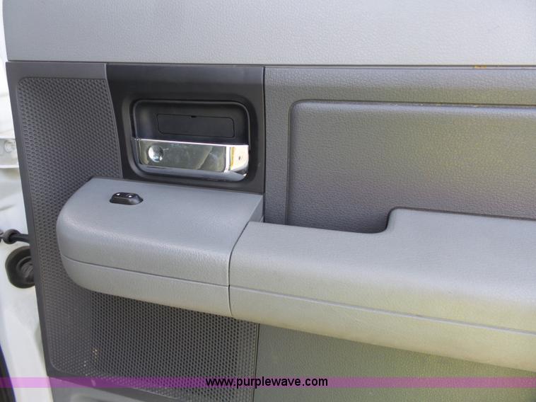 image for item L3690 2008 Ford F150 XLT SuperCrew pickup truck