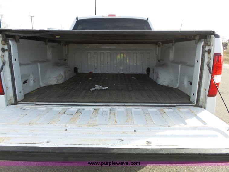 image for item L3690 2008 Ford F150 XLT SuperCrew pickup truck
