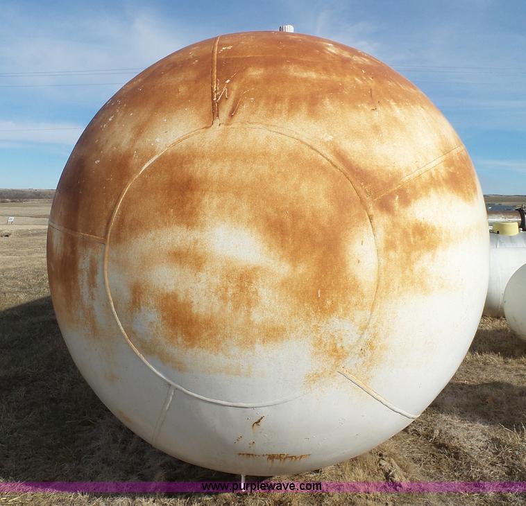 image for item L3709 1965 Cherokee steel propane tank