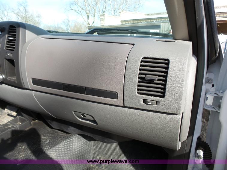 image for item L3710 2012 GMC Sierra 1500 pickup truck