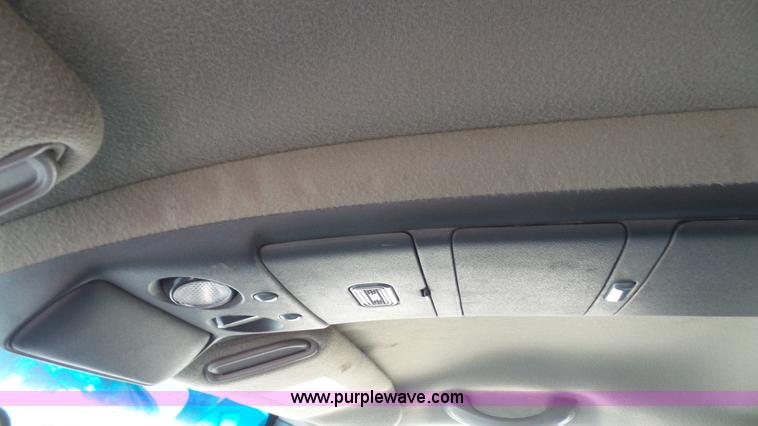 image for item L4758 2002 Chevrolet Silverado 1500HD Crew Cab pickup truck