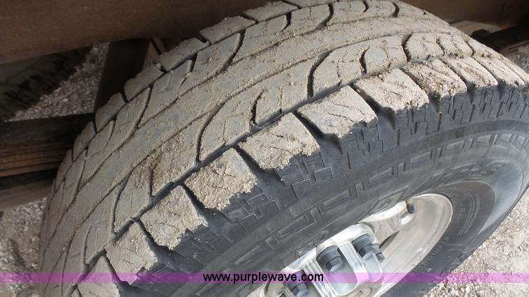 image for item L4758 2002 Chevrolet Silverado 1500HD Crew Cab pickup truck