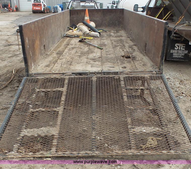 image for item L4761 2003 L&L equipment trailer