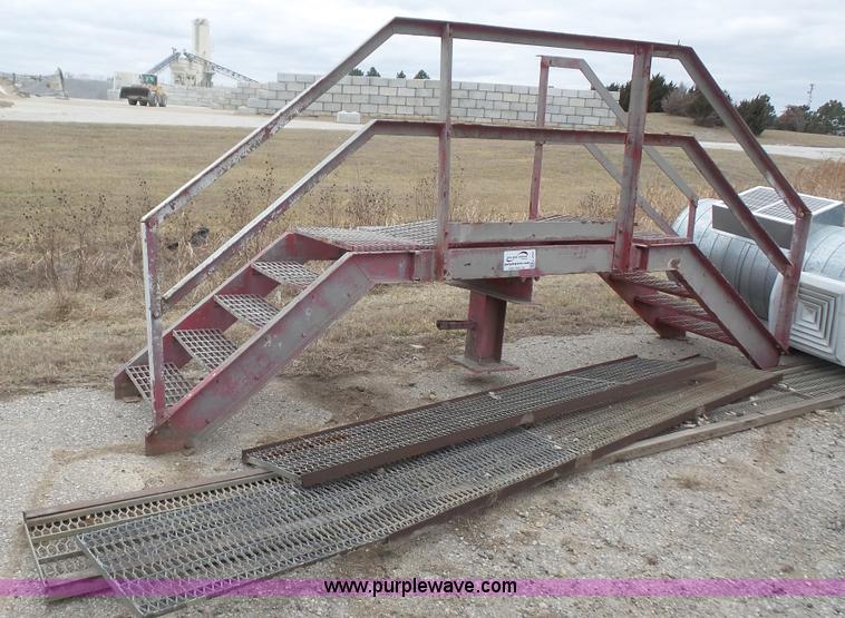 image for item L4781 Assorted items