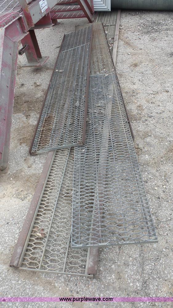 image for item L4781 Assorted items