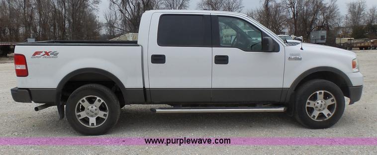 image for item L5427 2004 Ford F150 SuperCrew pickup truck