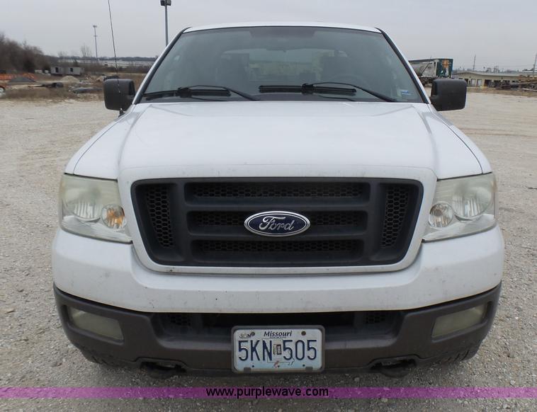 image for item L5427 2004 Ford F150 SuperCrew pickup truck