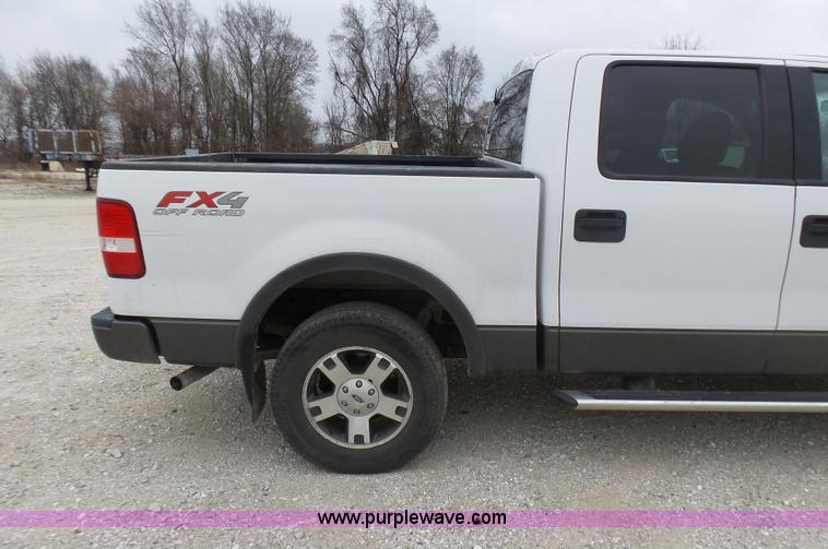 image for item L5427 2004 Ford F150 SuperCrew pickup truck