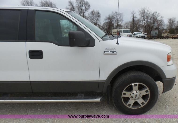 image for item L5427 2004 Ford F150 SuperCrew pickup truck