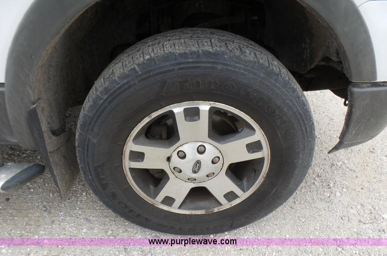 image for item L5427 2004 Ford F150 SuperCrew pickup truck