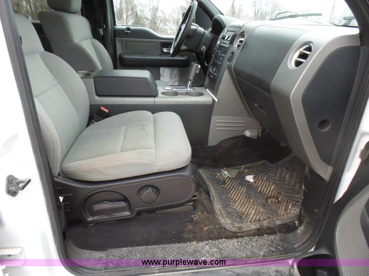 image for item L5427 2004 Ford F150 SuperCrew pickup truck