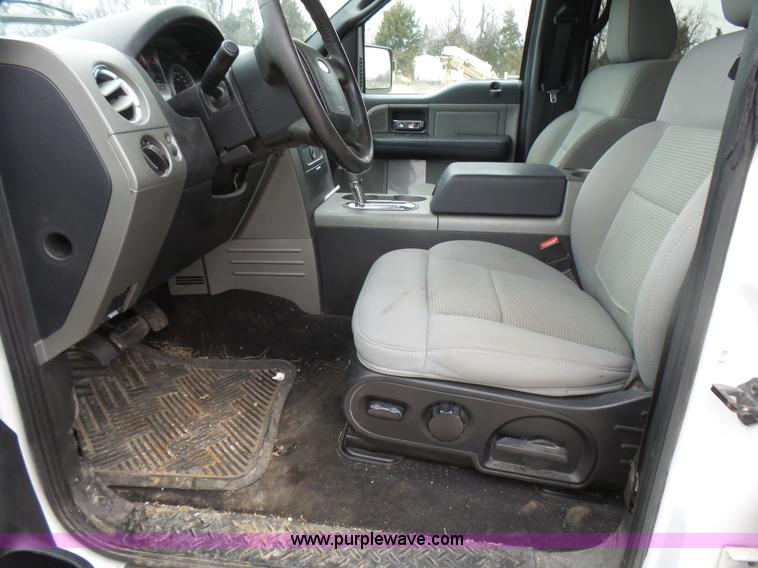 image for item L5427 2004 Ford F150 SuperCrew pickup truck