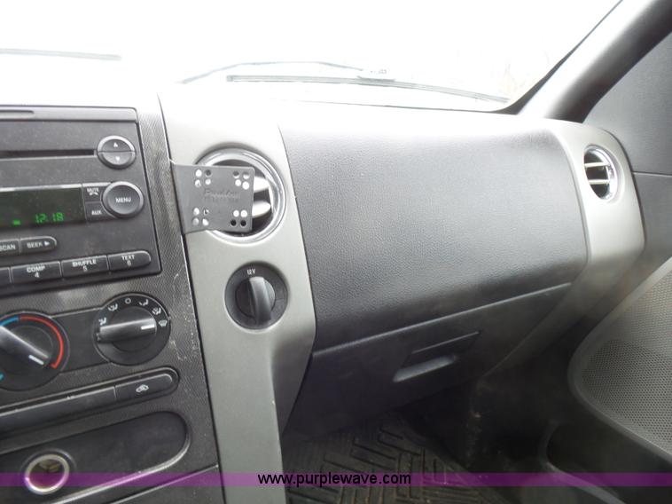 image for item L5427 2004 Ford F150 SuperCrew pickup truck