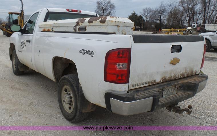image for item L5428 2007 Chevrolet Silverado 2500HD pickup truck