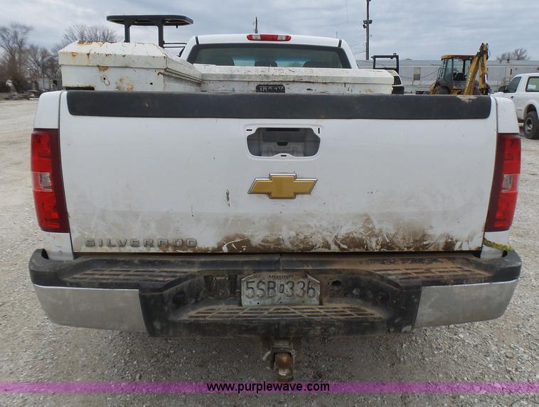 image for item L5428 2007 Chevrolet Silverado 2500HD pickup truck