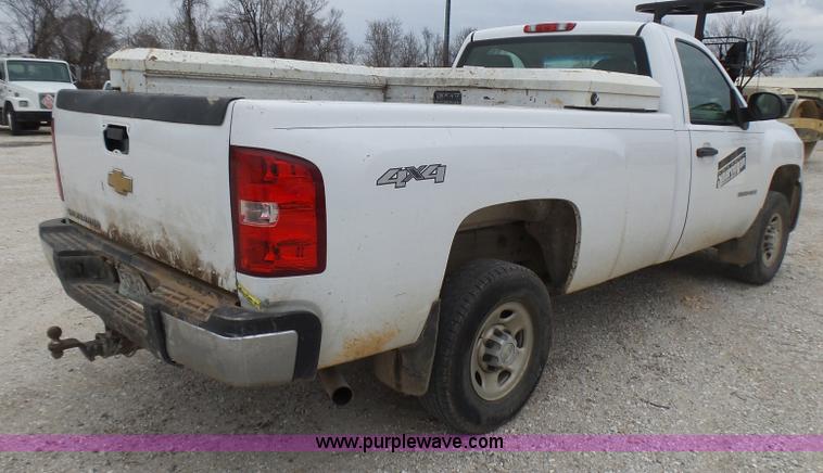 image for item L5428 2007 Chevrolet Silverado 2500HD pickup truck