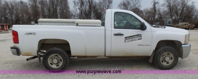 image for item L5428 2007 Chevrolet Silverado 2500HD pickup truck