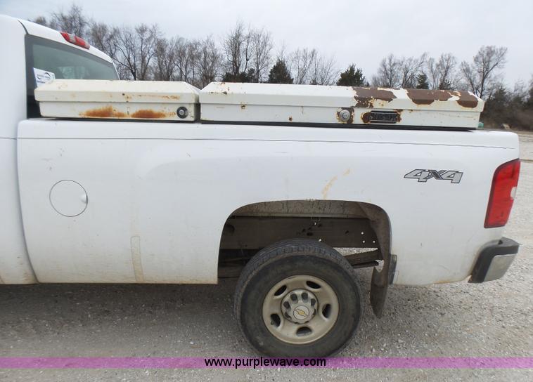 image for item L5428 2007 Chevrolet Silverado 2500HD pickup truck