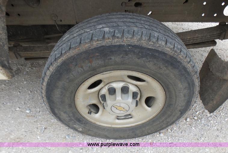 image for item L5428 2007 Chevrolet Silverado 2500HD pickup truck