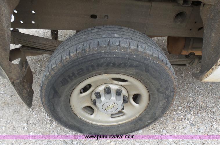image for item L5428 2007 Chevrolet Silverado 2500HD pickup truck
