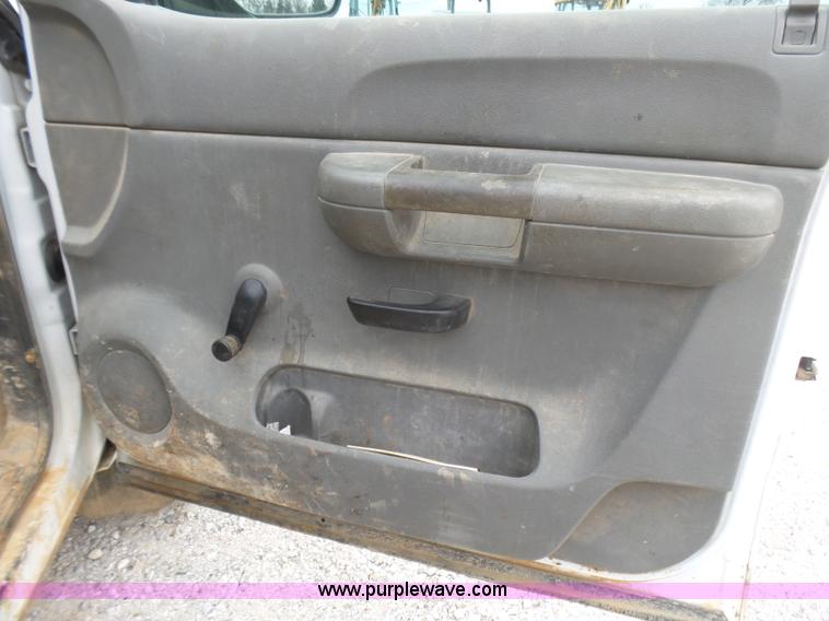 image for item L5428 2007 Chevrolet Silverado 2500HD pickup truck