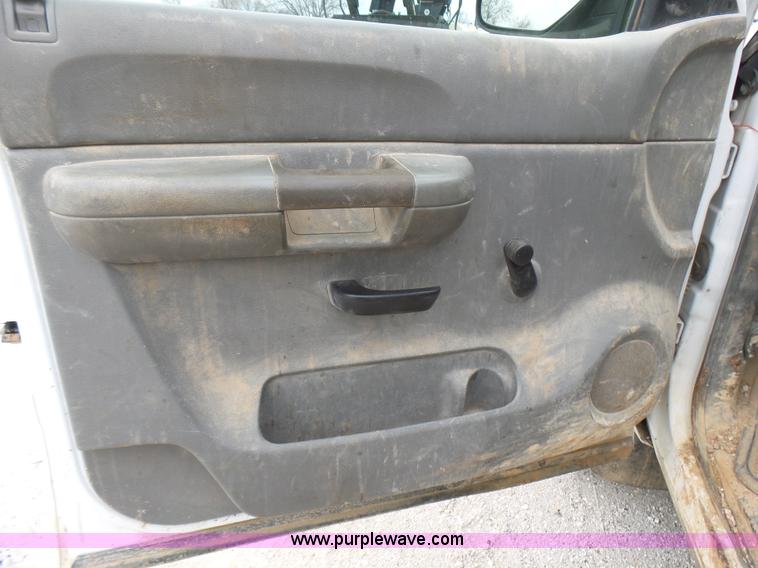 image for item L5428 2007 Chevrolet Silverado 2500HD pickup truck