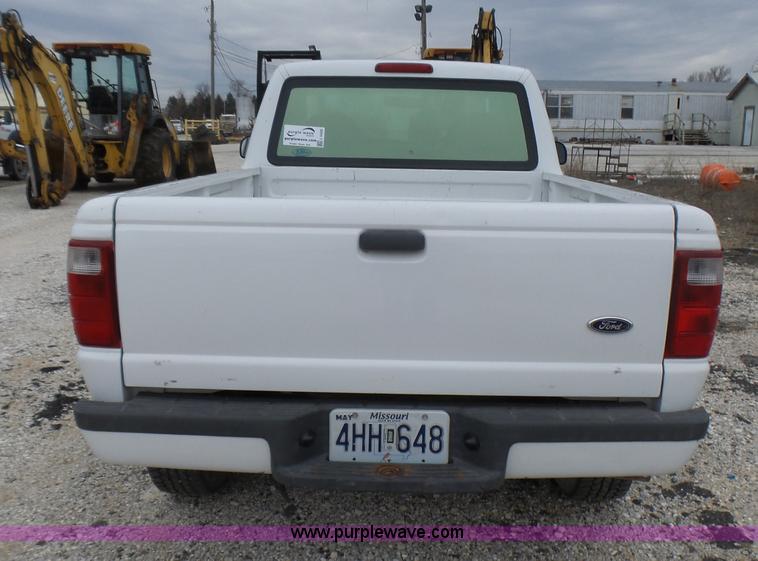 image for item L5429 2003 Ford Ranger pickup truck