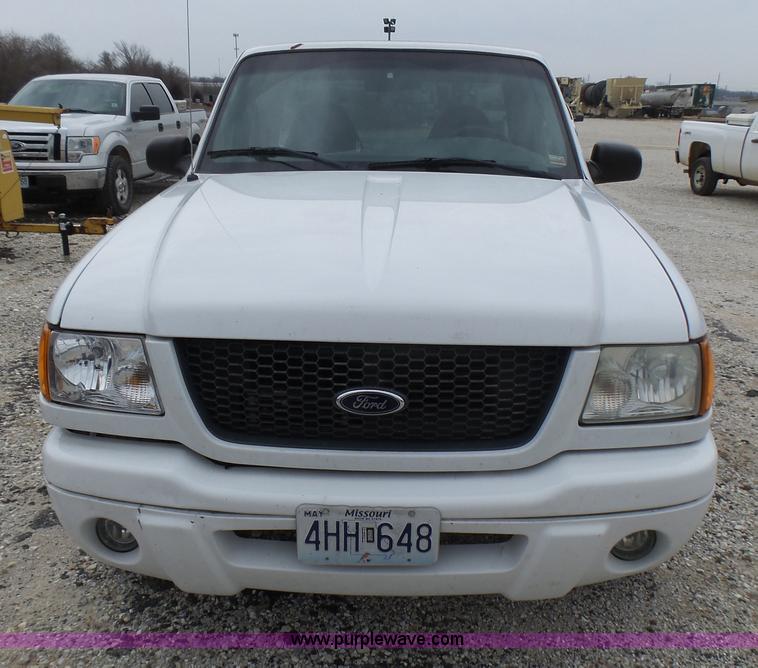 image for item L5429 2003 Ford Ranger pickup truck