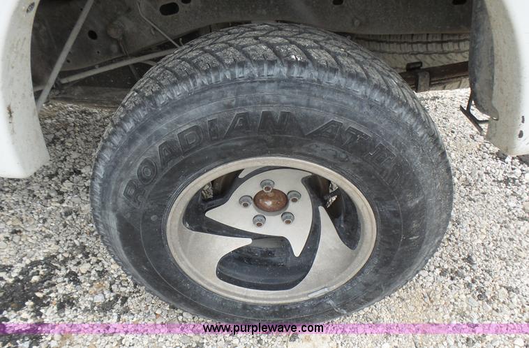 image for item L5429 2003 Ford Ranger pickup truck