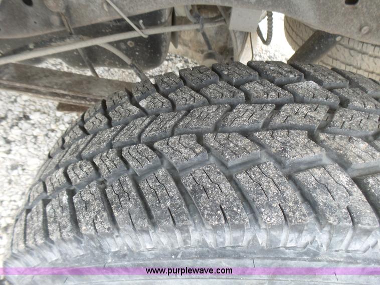 image for item L5429 2003 Ford Ranger pickup truck