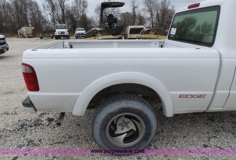 image for item L5429 2003 Ford Ranger pickup truck
