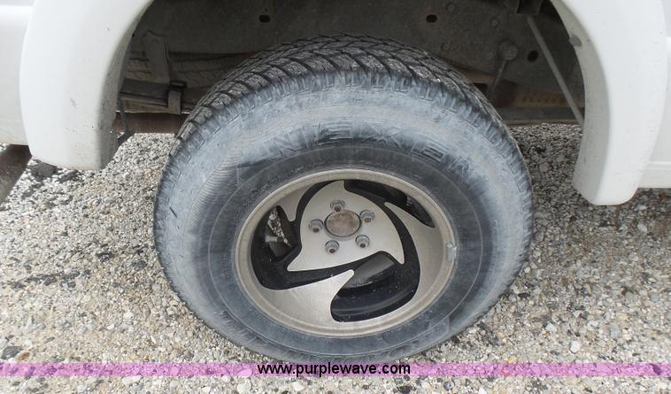 image for item L5429 2003 Ford Ranger pickup truck