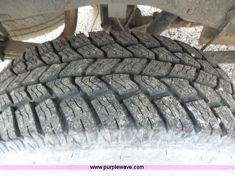 image for item L5429 2003 Ford Ranger pickup truck