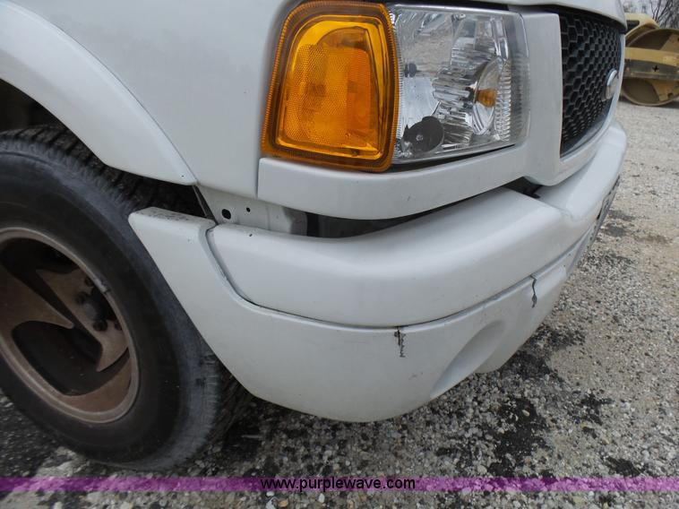 image for item L5429 2003 Ford Ranger pickup truck