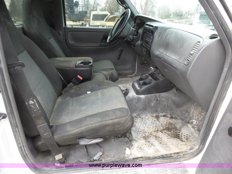 image for item L5429 2003 Ford Ranger pickup truck