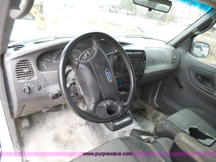 image for item L5429 2003 Ford Ranger pickup truck