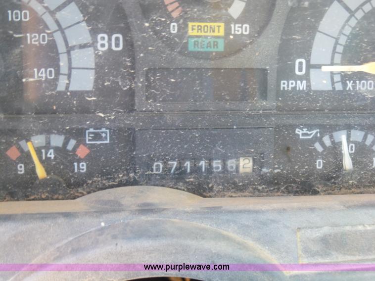 image for item L5754 1998 GMC C7500 bucket truck