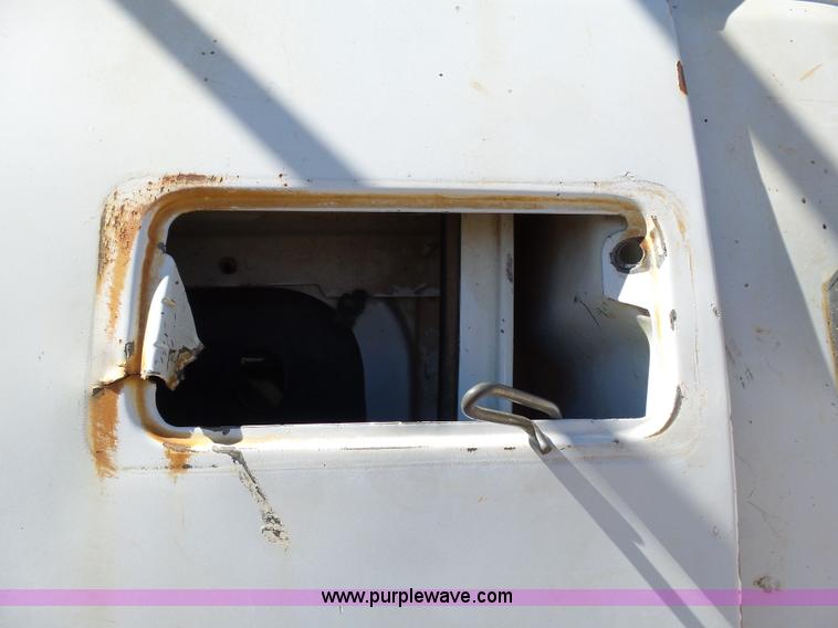 image for item L5754 1998 GMC C7500 bucket truck