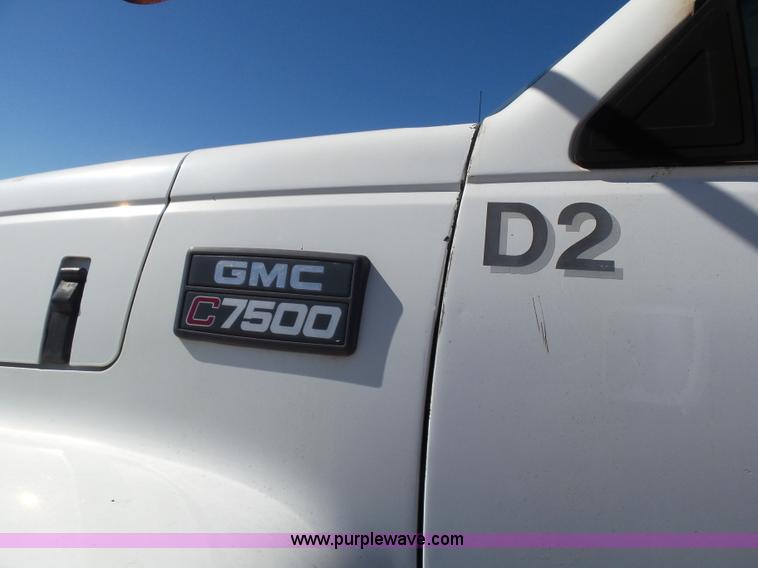 image for item L5754 1998 GMC C7500 bucket truck