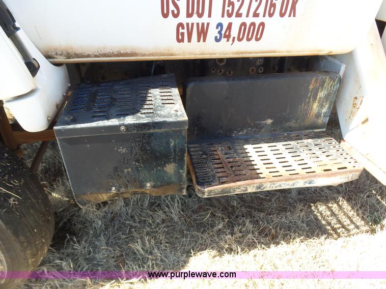 image for item L5754 1998 GMC C7500 bucket truck