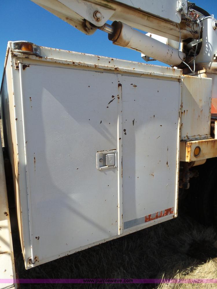 image for item L5754 1998 GMC C7500 bucket truck