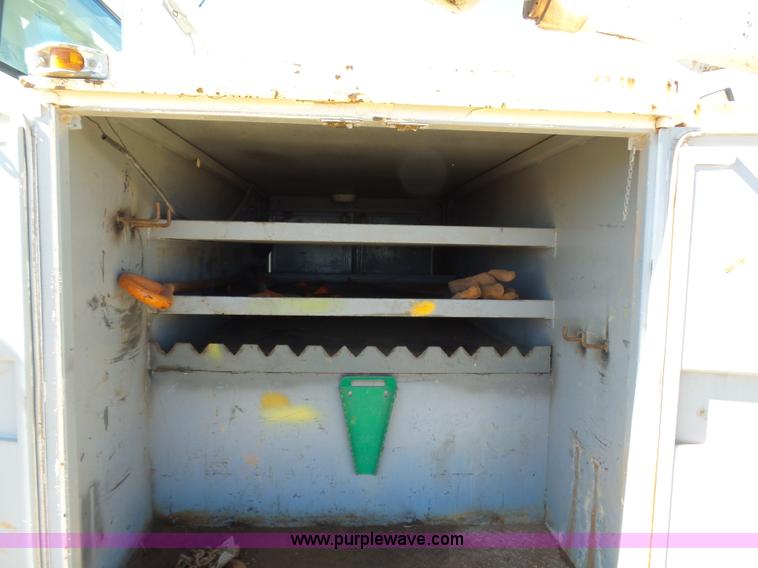 image for item L5754 1998 GMC C7500 bucket truck