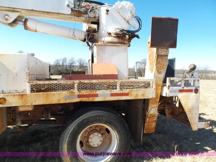 image for item L5754 1998 GMC C7500 bucket truck