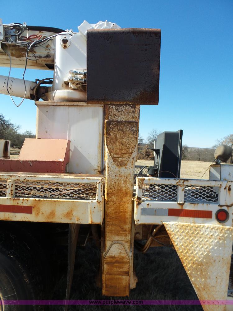 image for item L5754 1998 GMC C7500 bucket truck