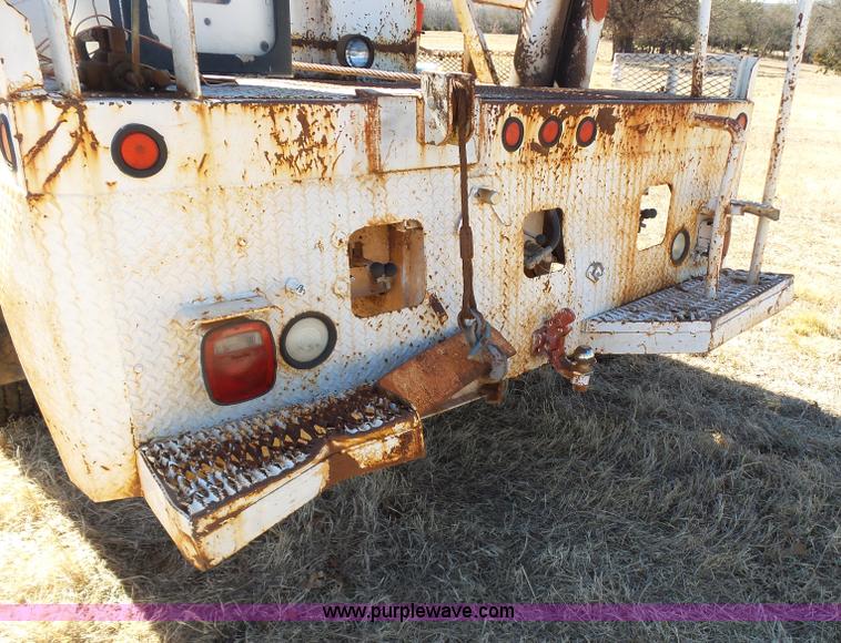 image for item L5754 1998 GMC C7500 bucket truck