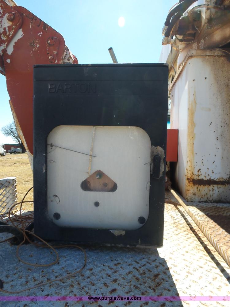 image for item L5754 1998 GMC C7500 bucket truck